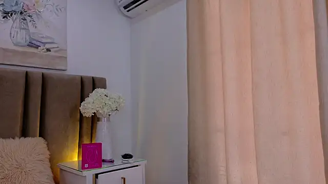 LindaLove   online show from July 29, 4:51 pm