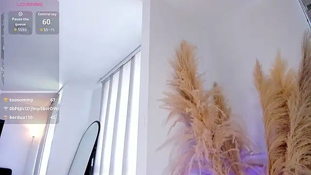 sofiawiliams online show from April 1, 1:41 pm