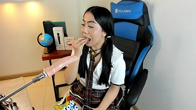 Valecute  online show from April 2, 8:28 pm