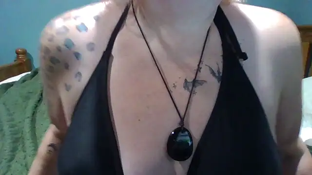 xxxgothqweenx online show from March 30, 1:38 am