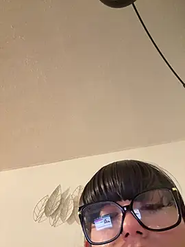 Brunettefantasy4848 online show from May 2, 5:11 am