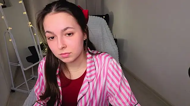 BellaThery online show from February 20, 1:34 pm