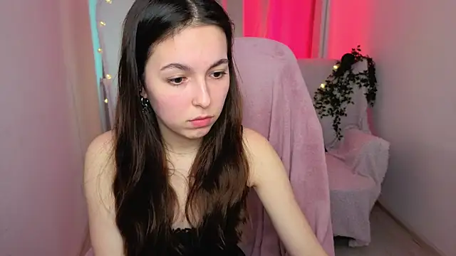 BellaThery online show from May 17, 10:36 am