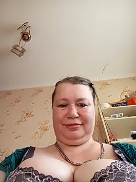 KiraStanton online show from April 6, 1:34 pm