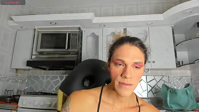 CrisOzzz online show from July 18, 4:16 am