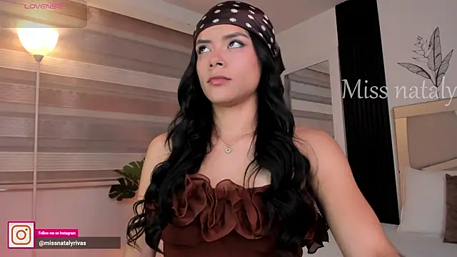 missnataly online show from April 17, 10:56 pm