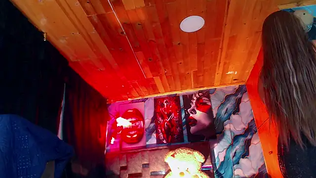 NikollThoms online show from April 17, 11:45 am