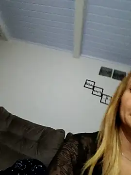 anajulia10 online show from February 22, 3:18 am