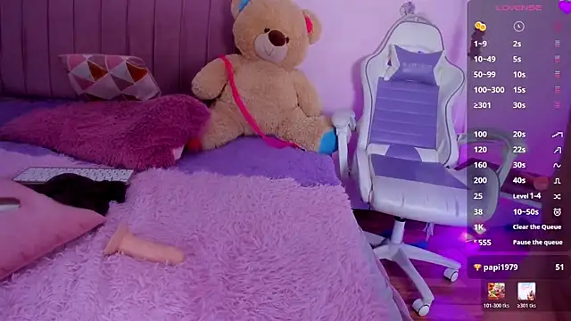 Zoow bluussh online show from April 2, 1:41 pm