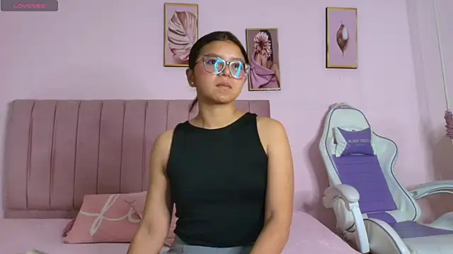 Zoow bluussh online show from February 23, 12:15 pm