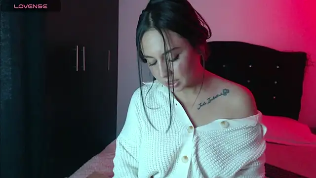 Ana  arms online show from April 3, 2:48 pm