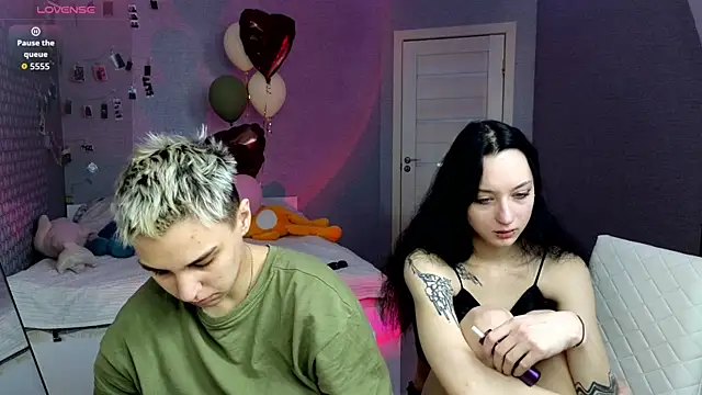 LuxuryLoverss online show from April 15, 11:33 am