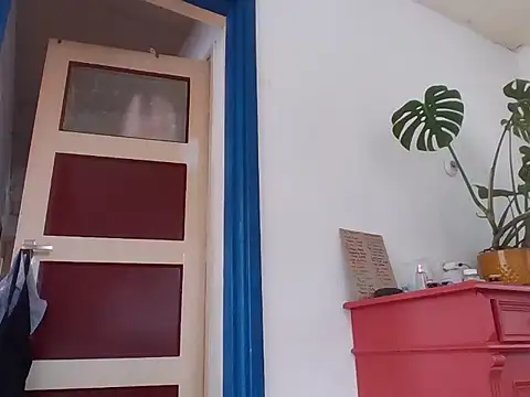 Writergurl69 online show from April 14, 10:59 am