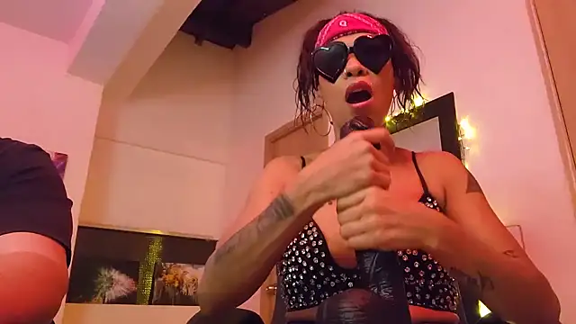 FirexxxDesire69 online show from March 29, 6:01 am