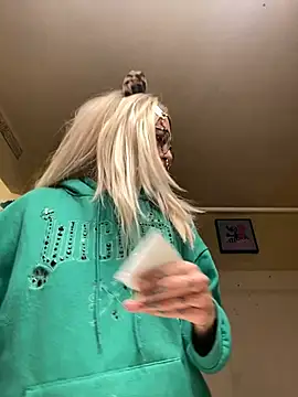 nightmar3doll online show from April 22, 8:00 am