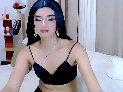 Queeny Cassandra online show from June 6, 7:03 am