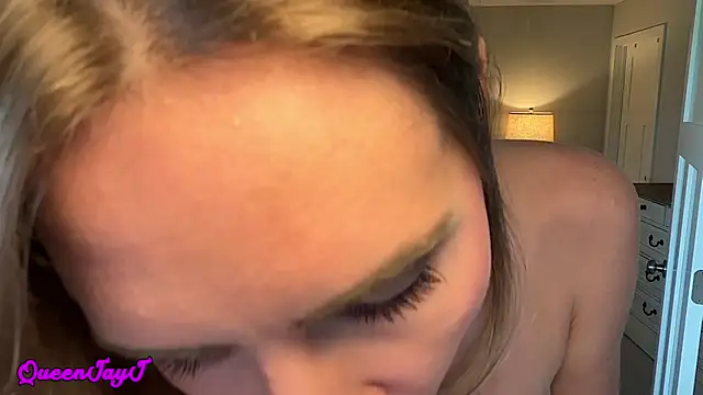 Queenjayj online show from July 28, 5:02 pm