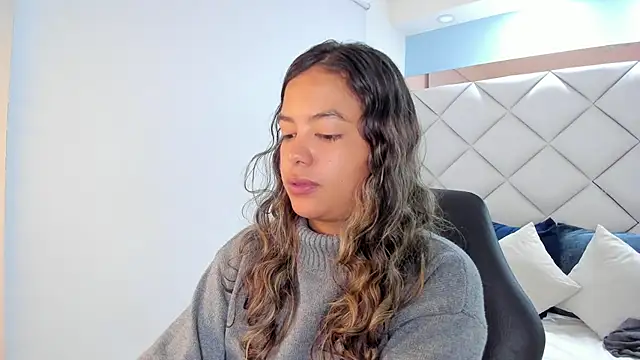 dulce lyraa1 online show from February 26, 7:40 am