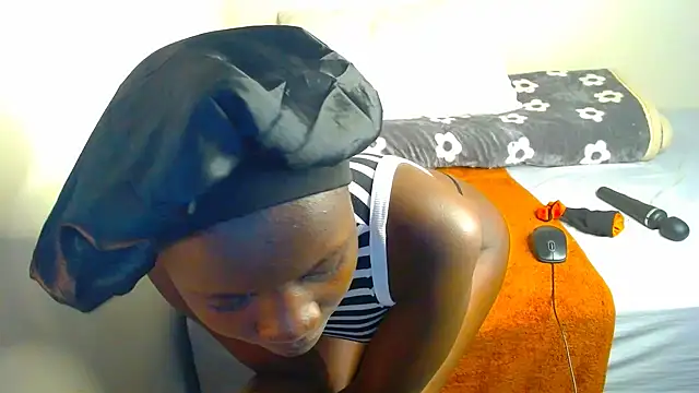 Melanin07 online show from May 14, 2:45 pm