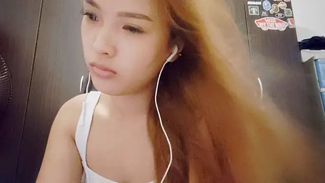 EllieCoconut001 online show from June 15, 10:37 am