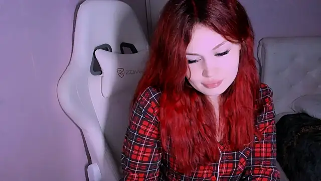 CrazyNextDoorGirl online show from June 25, 7:59 pm