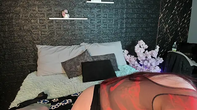 NicoleeDemara online show from March 30, 11:48 pm