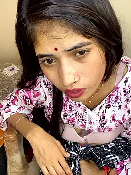 LOVELUST02 online show from April 8, 10:50 am