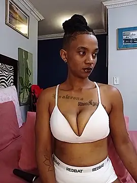 JANIELEE8XXXXX online show from April 2, 5:43 pm