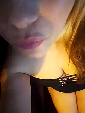 kahzinhas2 online show from April 15, 7:47 pm