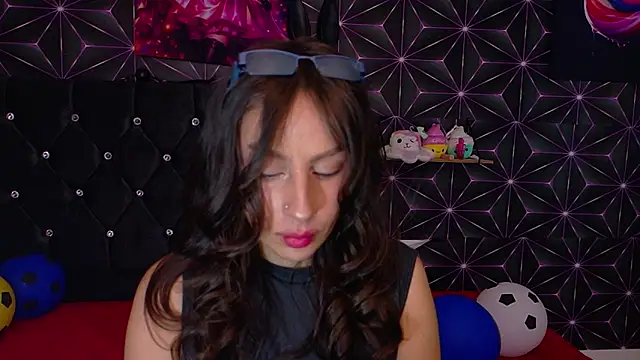 Miis Beella online show from July 9, 12:51 pm