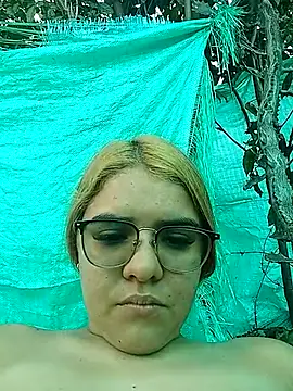 single kitten online show from April 4, 1:43 pm