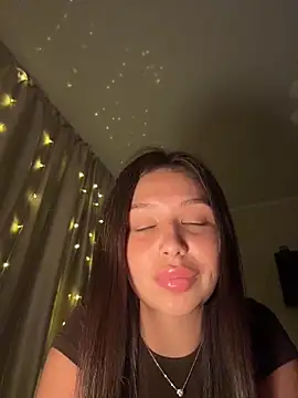 Fragile Tease online show from March 28, 3:11 pm