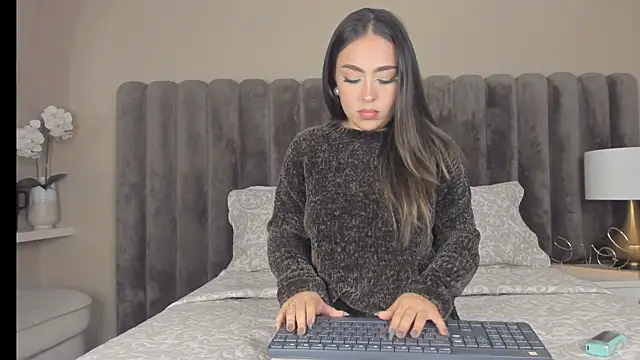 SofiBaez online show from March 18, 8:47 pm