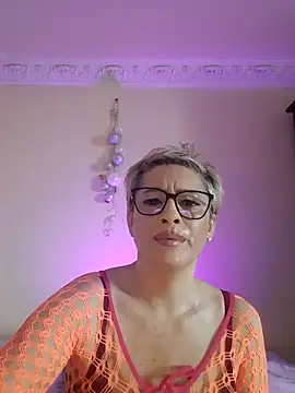 LunaBlaise online show from April 14, 8:14 am