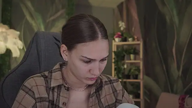 Sweet Emilya online show from June 2, 8:26 am
