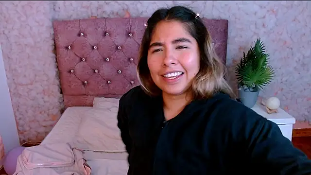 Sofiazaf  online show from March 9, 12:19 pm