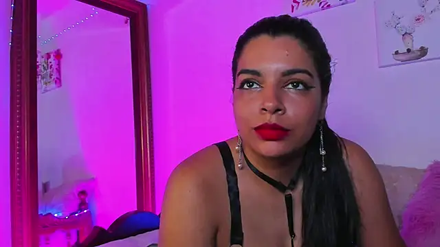 Arianna Moore online show from May 19, 2:07 am