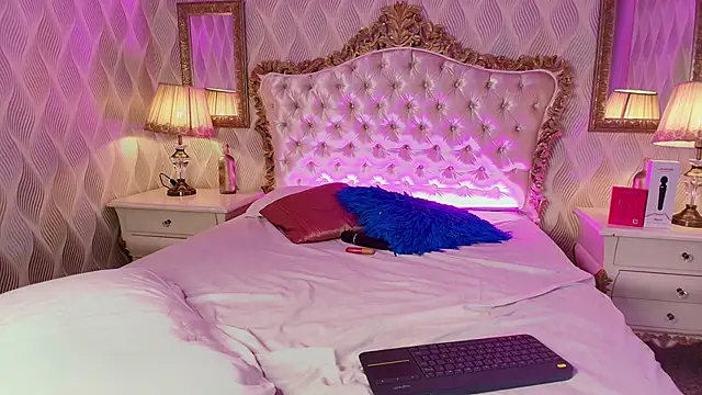 mia venon online show from April 1, 12:06 pm