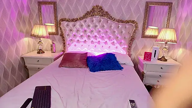 mia venon online show from March 27, 11:33 am