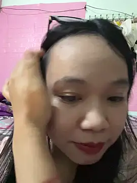 Leeeeiu online show from April 21, 3:19 pm