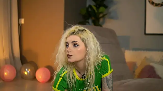 AndiaHart online show from April 21, 9:49 am