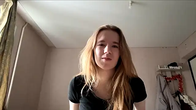 LeomaJee online show from June 15, 2:39 pm