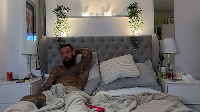 eXXXplora online show from April 5, 12:53 am