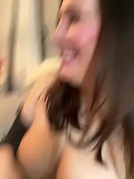 hollyharmd online show from March 10, 5:00 am