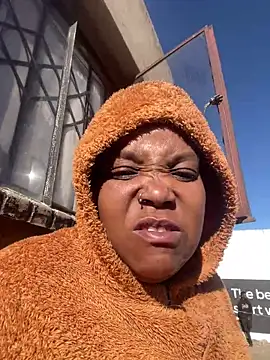 friendlybitch22 online show from May 12, 6:43 am