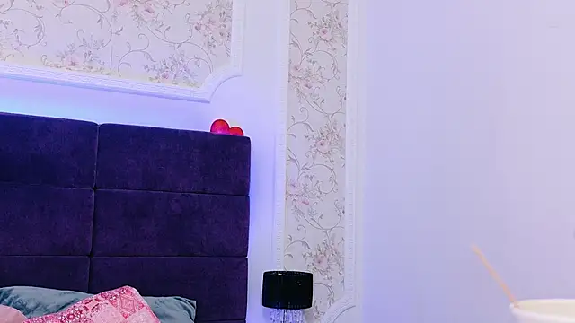 RaysaDrake online show from April 3, 4:10 am