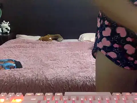 mommy-Milf online show from April 5, 1:59 am