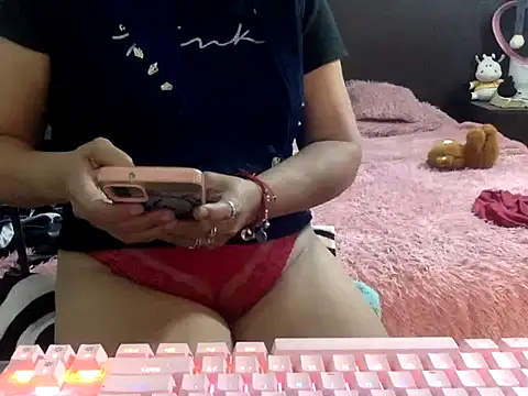 mommy-Milf online show from March 27, 8:53 pm