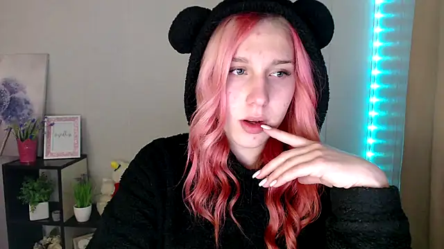 Scarlett lil online show from April 20, 7:44 am