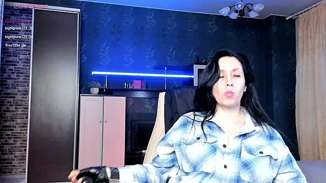 Lucky Milf online show from March 9, 12:30 pm